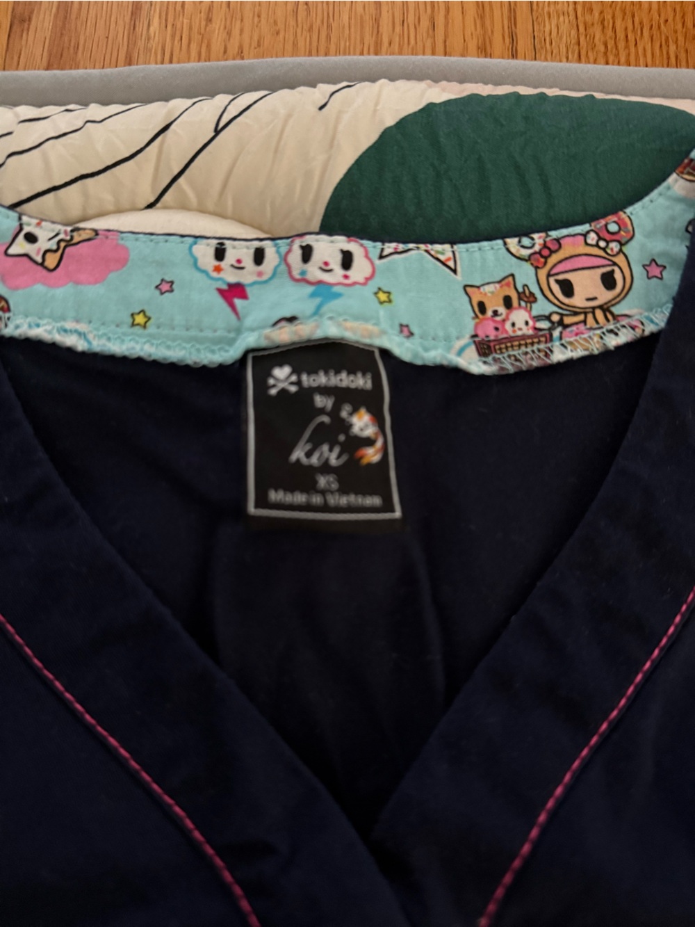 Tokidoki by Koi Navy scrub top xs extra small - Picture 4 of 5